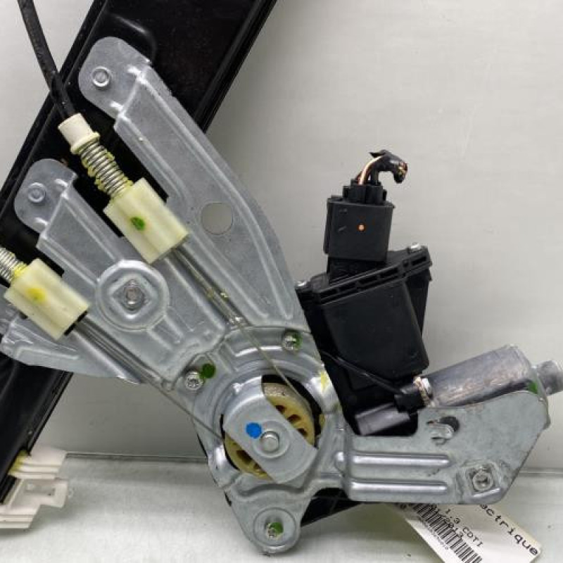 Leve vitre electrique avant droit OPEL MERIVA B Photo n°7