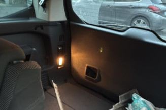 Cremaillere assistee PEUGEOT 5008 1