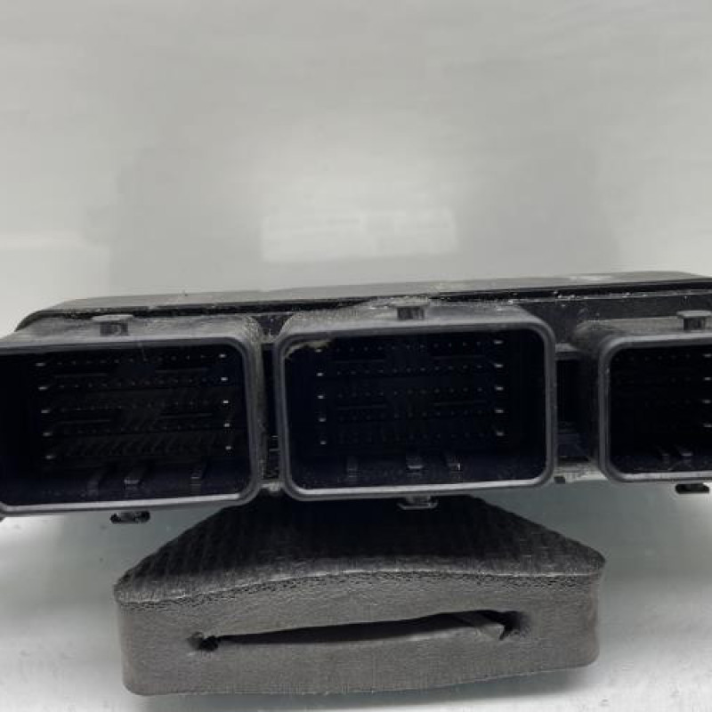Calculateur moteur RENAULT ARKANA Photo n°3