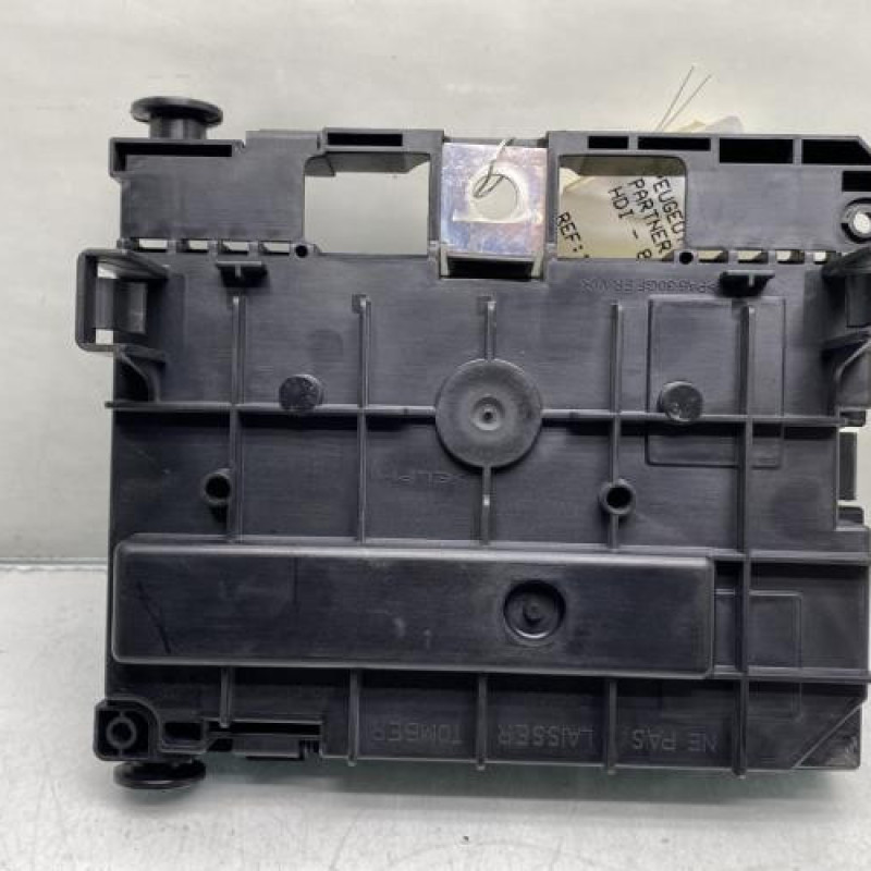 Boitier servitude moteur (BSM) PEUGEOT PARTNER 2 Photo n°3