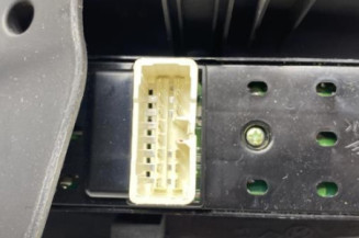 Interrupteur de leve vitre avant gauche HYUNDAI TUCSON 1