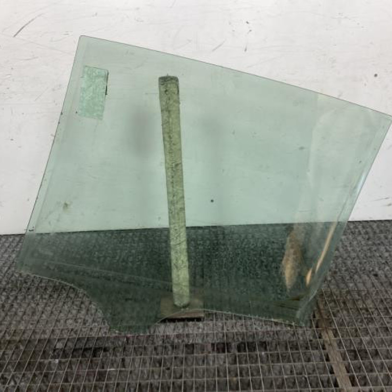 Vitre arriere droit MERCEDES CLASSE R 251 Photo n°4