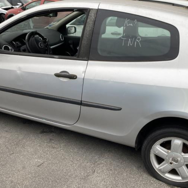 Bouchon de carburant RENAULT CLIO 3 Photo n°9