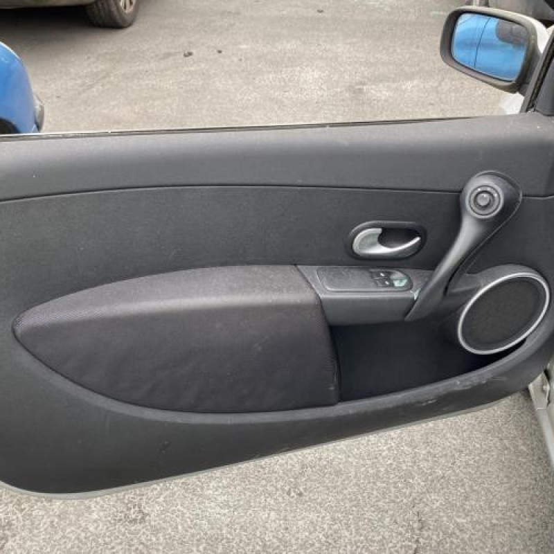Bouchon de carburant RENAULT CLIO 3 Photo n°12