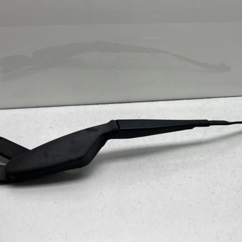 Bras essuie glace avant droit MERCEDES CLASSE C 204 Photo n°1
