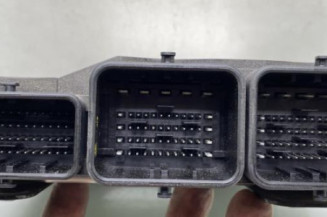 Calculateur moteur PEUGEOT 308 1