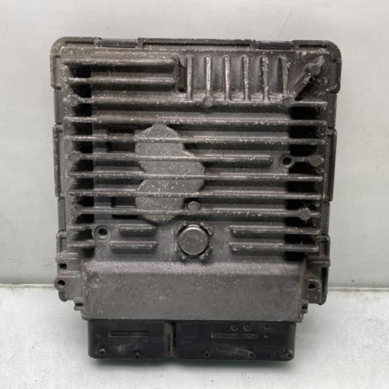 Calculateur moteur VOLKSWAGEN POLO 5 Photo n°1