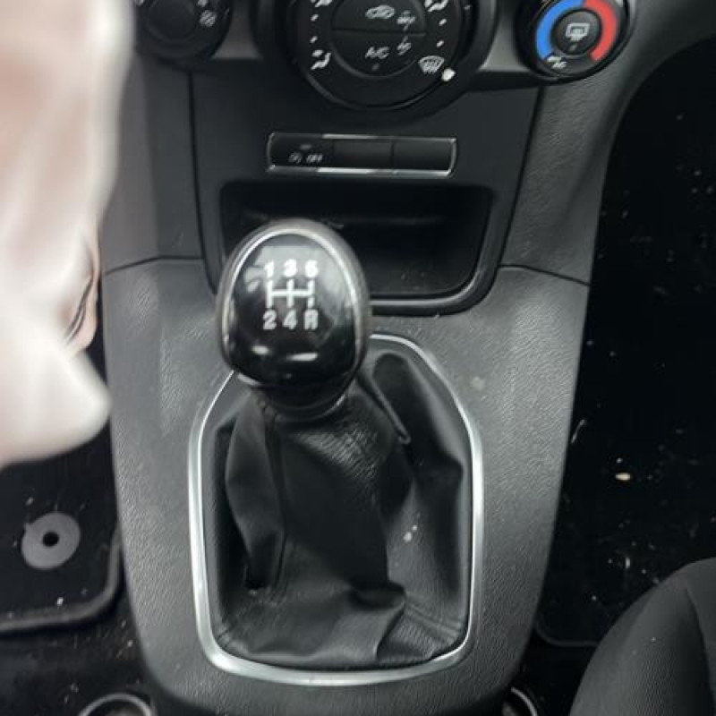 Aile avant gauche FORD FIESTA 6 Photo n°12