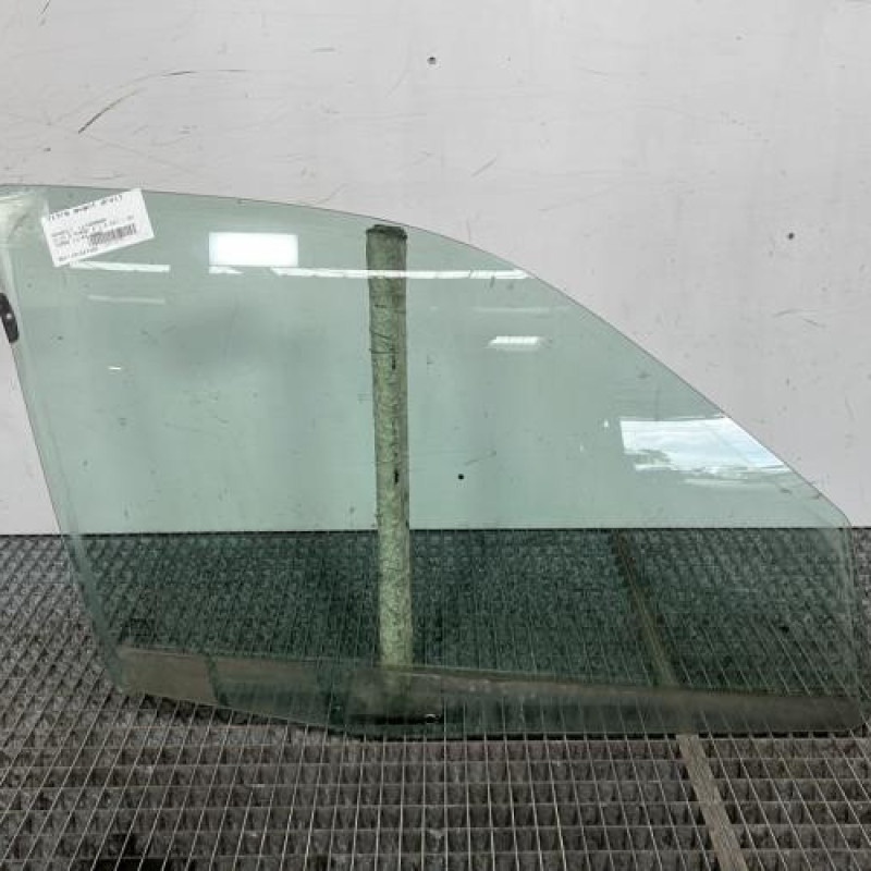 Vitre avant droit RENAULT CLIO 2 Photo n°1