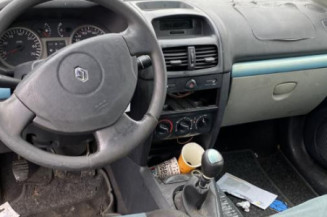 Vitre avant droit RENAULT CLIO 2