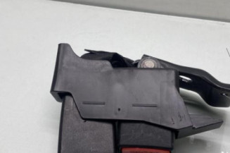 Attache ceinture arriere gauche RENAULT CLIO 3