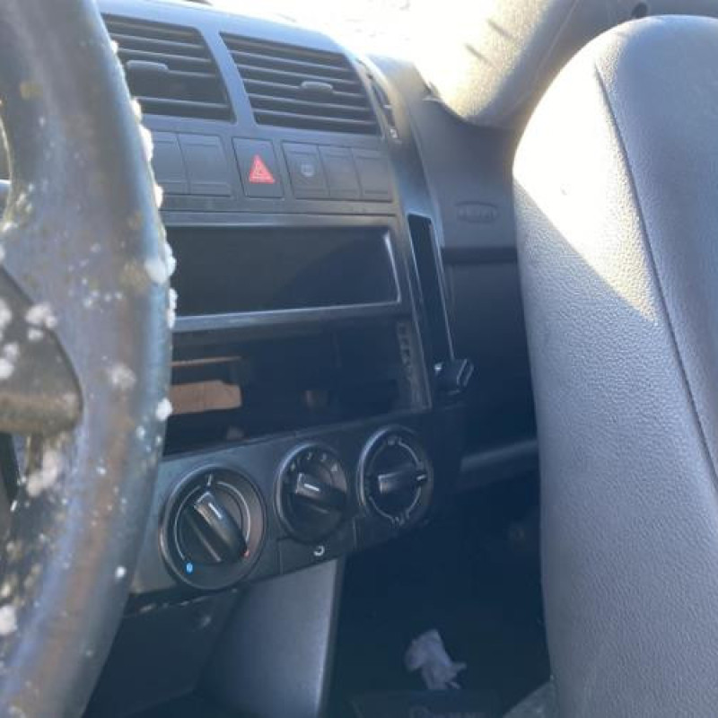 Custode arriere droit VOLKSWAGEN POLO 4 Photo n°11