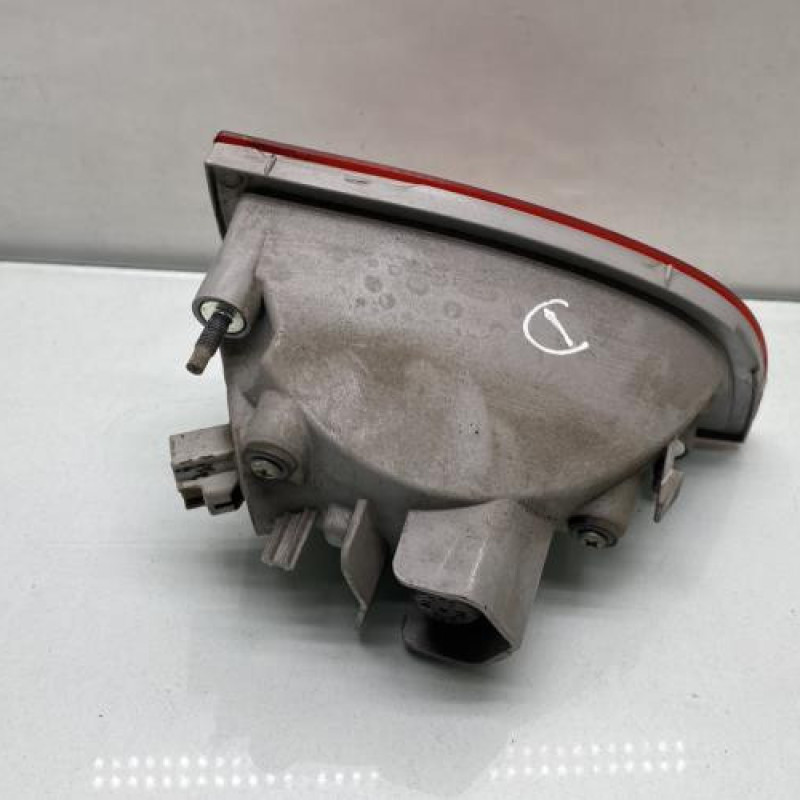 Anti brouillard arriere droit TOYOTA YARIS 2 Photo n°2