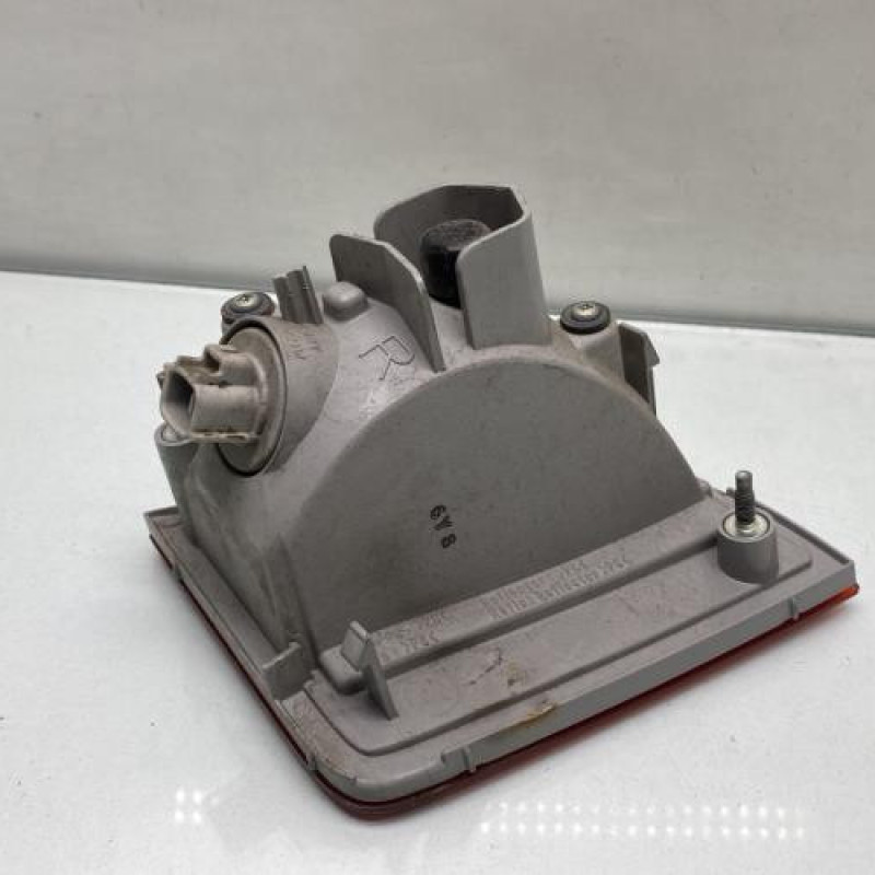 Anti brouillard arriere droit TOYOTA YARIS 2 Photo n°3