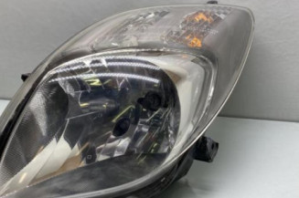Optique avant principal gauche (feux)(phare) TOYOTA YARIS 2