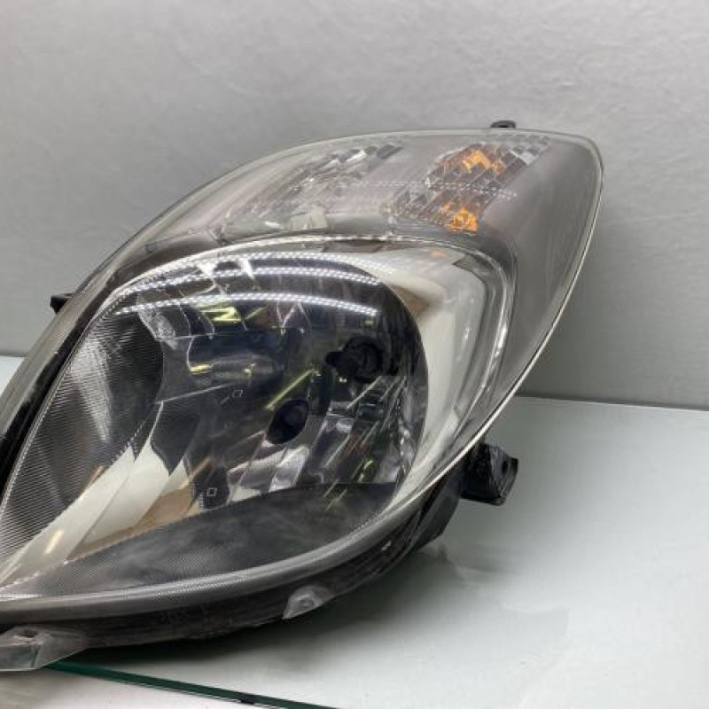 Optique avant principal gauche (feux)(phare) TOYOTA YARIS 2 Photo n°5
