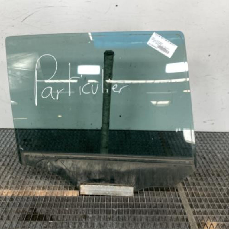 Vitre arriere droit OPEL ZAFIRA B Photo n°1