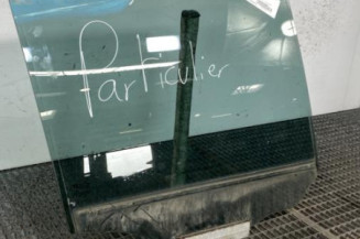 Vitre arriere droit OPEL ZAFIRA B