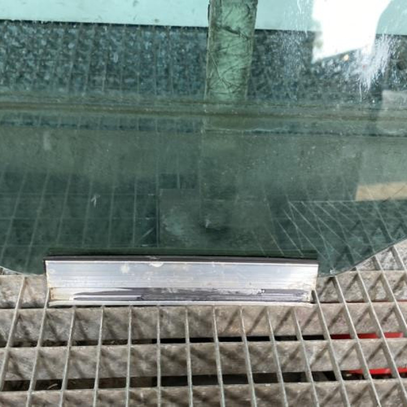 Vitre arriere droit OPEL ZAFIRA B Photo n°5