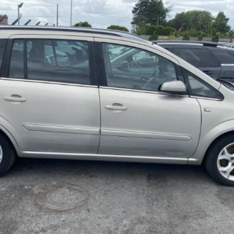 Vitre arriere droit OPEL ZAFIRA B Photo n°20