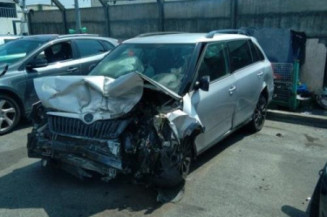 Vitre avant gauche SKODA FABIA 2