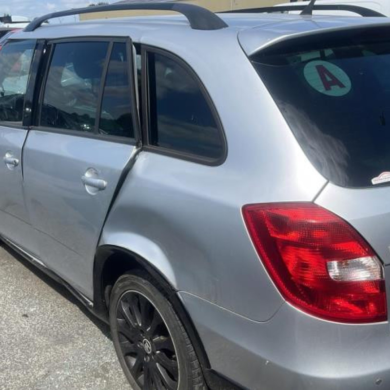 Vitre avant gauche SKODA FABIA 2 Photo n°9