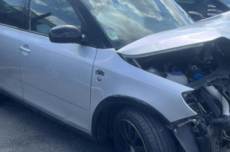 Vitre avant gauche SKODA FABIA 2