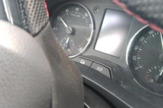 Vitre avant gauche SKODA FABIA 2