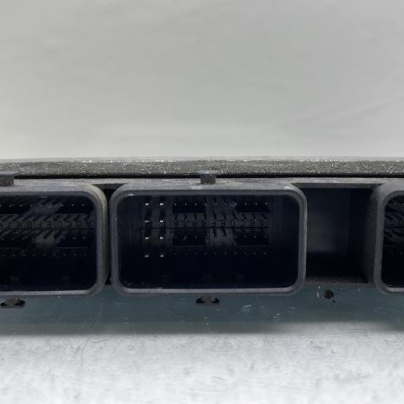 Calculateur moteur DACIA DUSTER 1 Photo n°3