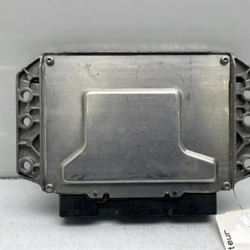 Calculateur moteur DACIA DUSTER 1 Photo n°4