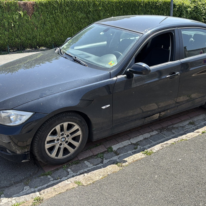 BMW SERIE 3 E90 PHASE 1 318d 2.0D - 16V TURBO Photo n°1