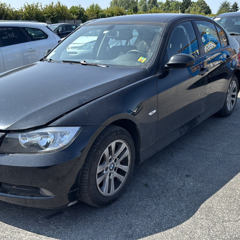 BMW SERIE 3 E90 PHASE 1 318d 2.0D - 16V TURBO Photo n°3