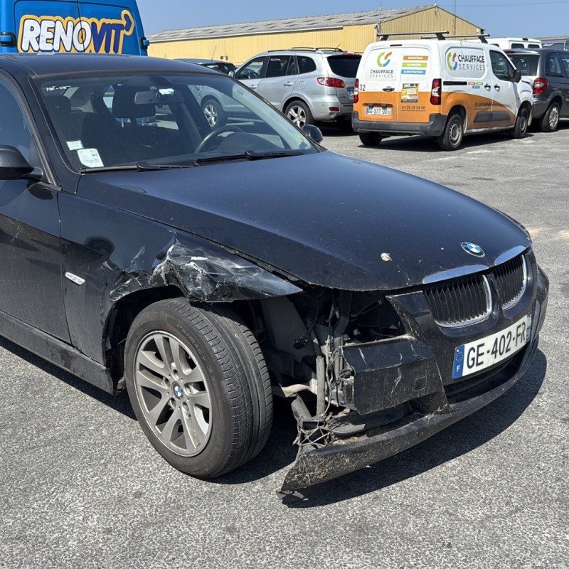 BMW SERIE 3 E90 PHASE 1 318d 2.0D - 16V TURBO Photo n°4