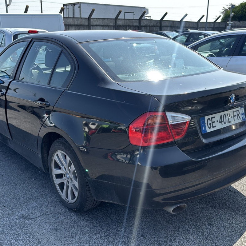 BMW SERIE 3 E90 PHASE 1 318d 2.0D - 16V TURBO Photo n°6