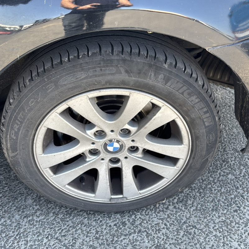 BMW SERIE 3 E90 PHASE 1 318d 2.0D - 16V TURBO Photo n°16