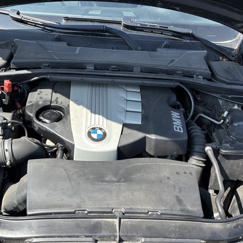 BMW SERIE 3 E90 PHASE 1 318d 2.0D - 16V TURBO Photo n°19