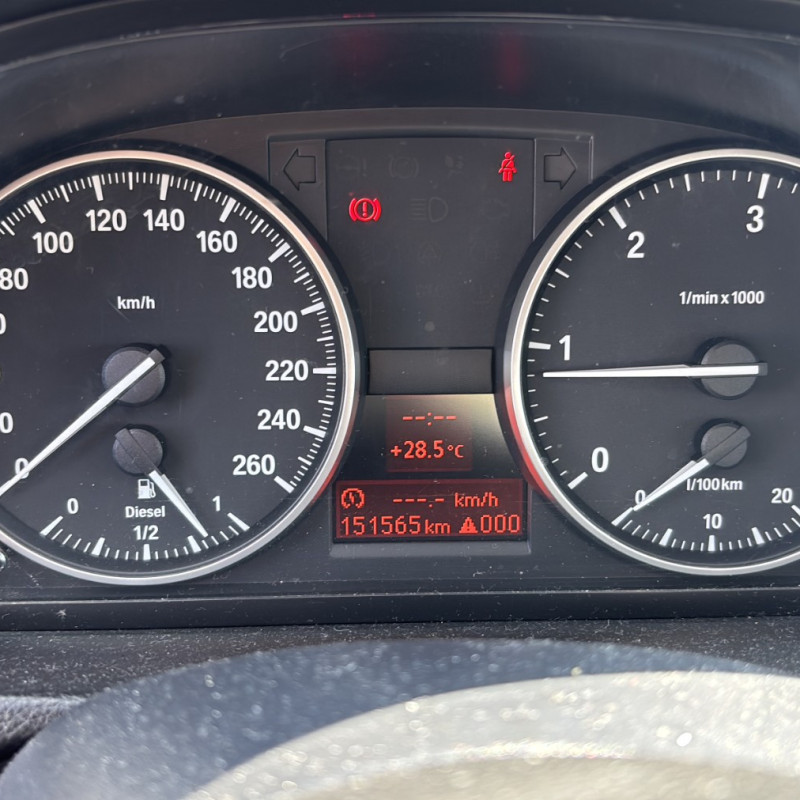 BMW SERIE 3 E90 PHASE 1 318d 2.0D - 16V TURBO Photo n°25