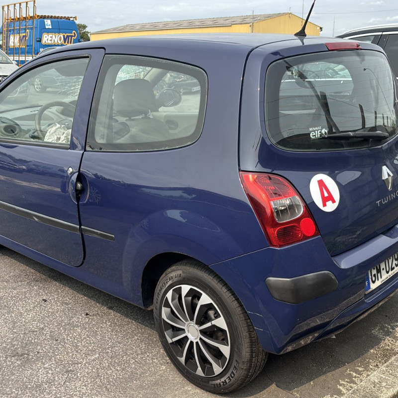RENAULT TWINGO 2 PHASE 1 1.2i - 16V Photo n°7