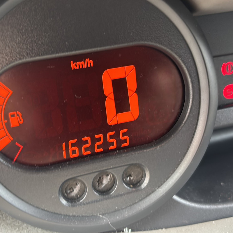 RENAULT TWINGO 2 PHASE 1 1.2i - 16V Photo n°19