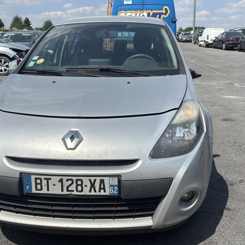 RENAULT CLIO 3 PHASE 2 1.5 DCI - 8V TURBO Photo n°8