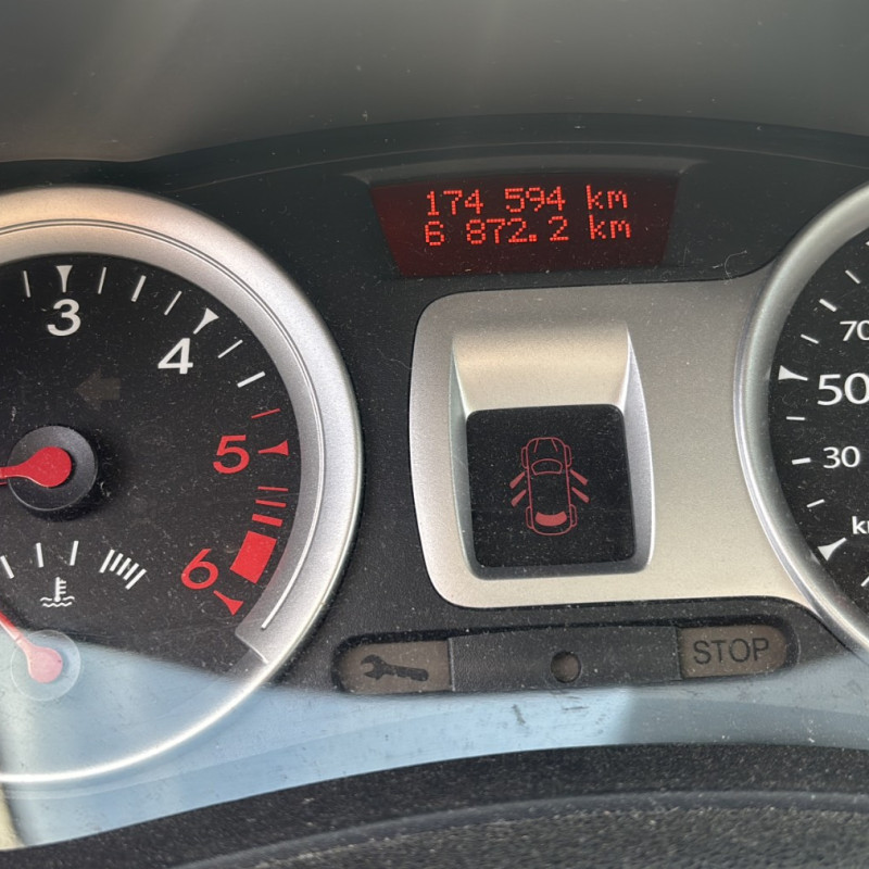 RENAULT CLIO 3 PHASE 2 1.5 DCI - 8V TURBO Photo n°22