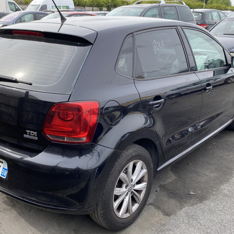 VOLKSWAGEN POLO 5 PHASE 1 1.6 TDI - 16V TURBO Photo n°3