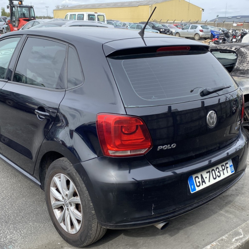 VOLKSWAGEN POLO 5 PHASE 1 1.6 TDI - 16V TURBO Photo n°4