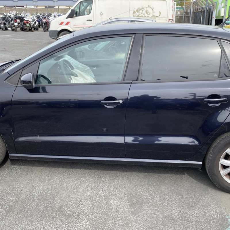 VOLKSWAGEN POLO 5 PHASE 1 1.6 TDI - 16V TURBO Photo n°6