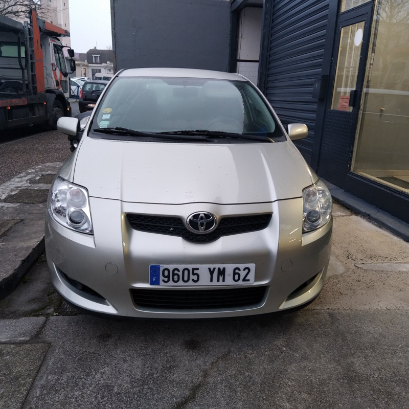 TOYOTA AURIS 1 PHASE 1 2.0 D4D - 16V TURBO Photo n°1