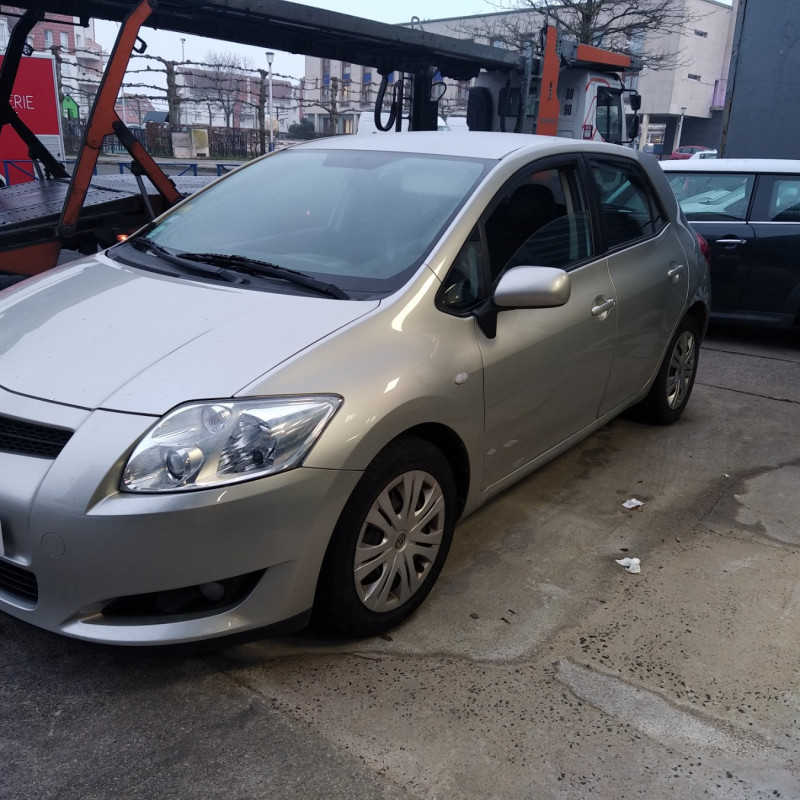TOYOTA AURIS 1 PHASE 1 2.0 D4D - 16V TURBO Photo n°3