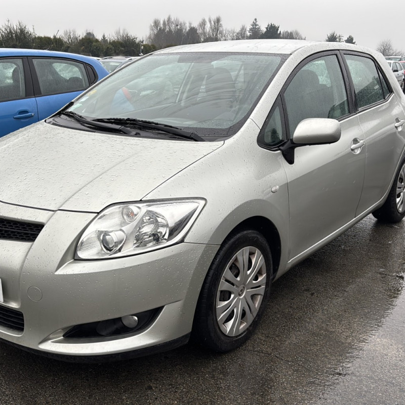 TOYOTA AURIS 1 PHASE 1 2.0 D4D - 16V TURBO Photo n°11