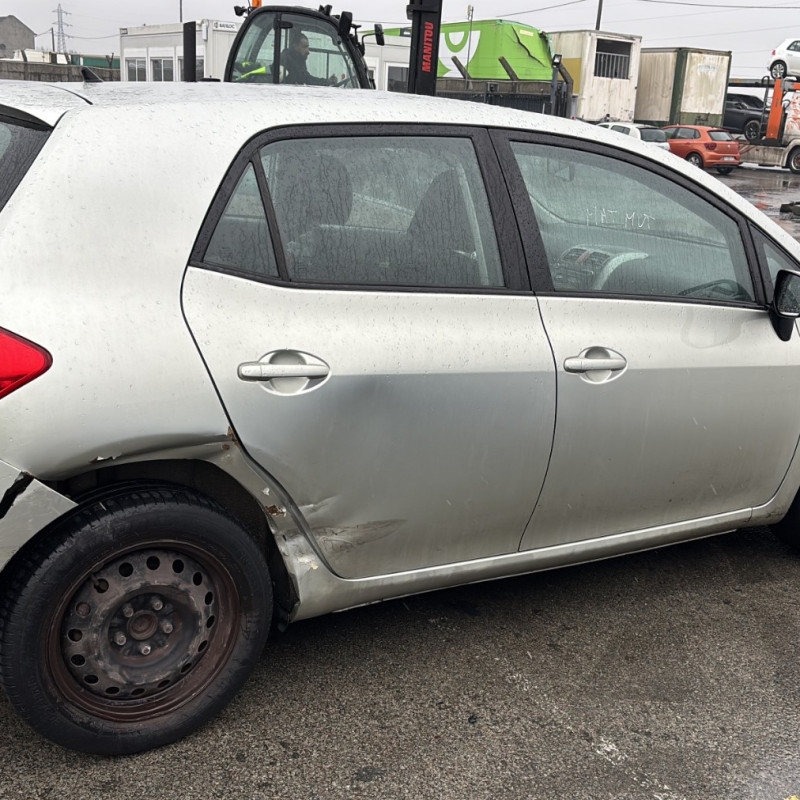 TOYOTA AURIS 1 PHASE 1 2.0 D4D - 16V TURBO Photo n°16