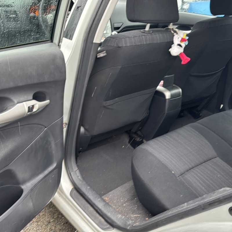 TOYOTA AURIS 1 PHASE 1 2.0 D4D - 16V TURBO Photo n°20
