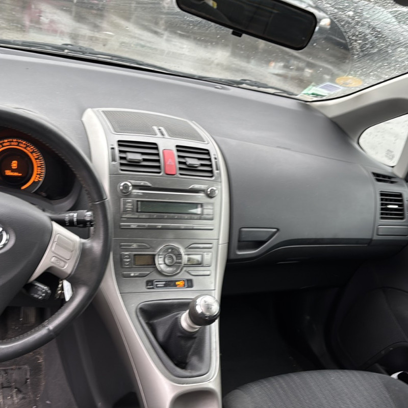 TOYOTA AURIS 1 PHASE 1 2.0 D4D - 16V TURBO Photo n°22